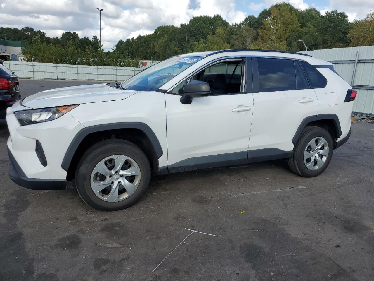 Image 1 of 2020 TOYOTA RAV4 LE 2020 with VIN 2T3F1RFV3LW085947