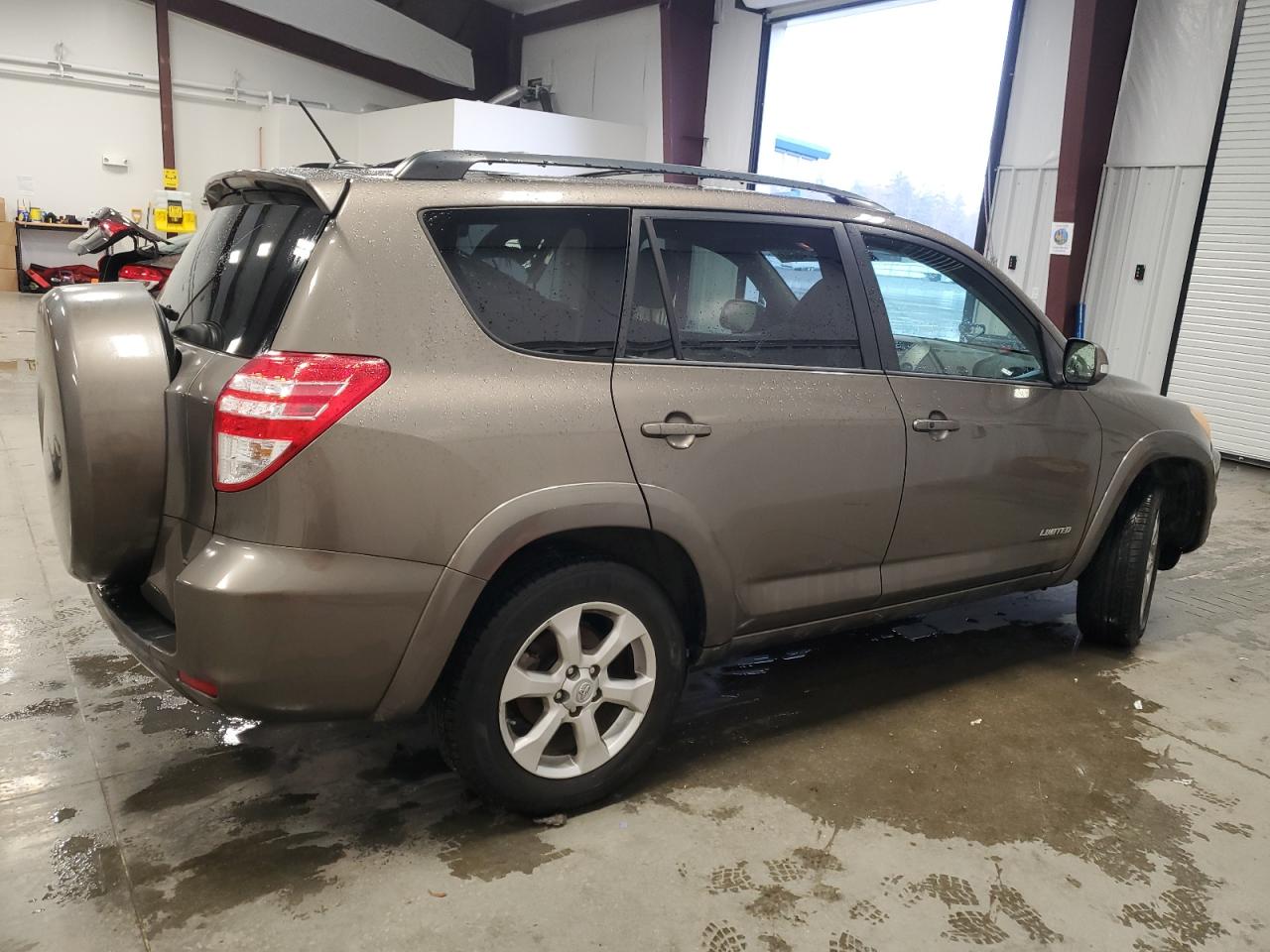 Obraz 3 z 2010 TOYOTA RAV4 LIMITED 2010 z VIN 2T3YF4DV0AW041420