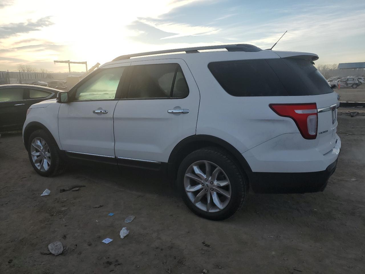 Изображение 2 2015 FORD EXPLORER LIMITED 2015 с VIN 1FM5K8F83FGB49591