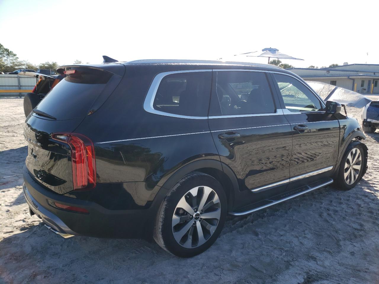 Image 3 of 2022 KIA TELLURIDE EX 2022 with VIN 5XYP34HC9NG311312
