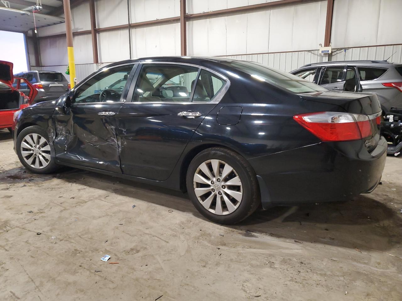 Изображение 2 2013 HONDA ACCORD EX 2013 с VIN 1HGCR2F79DA241107