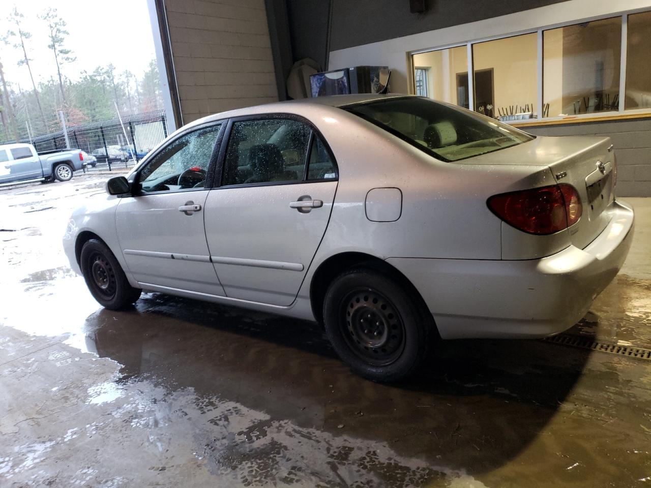 Image 2 of 2007 TOYOTA COROLLA CE 2007 with VIN JTDBR32E270113466