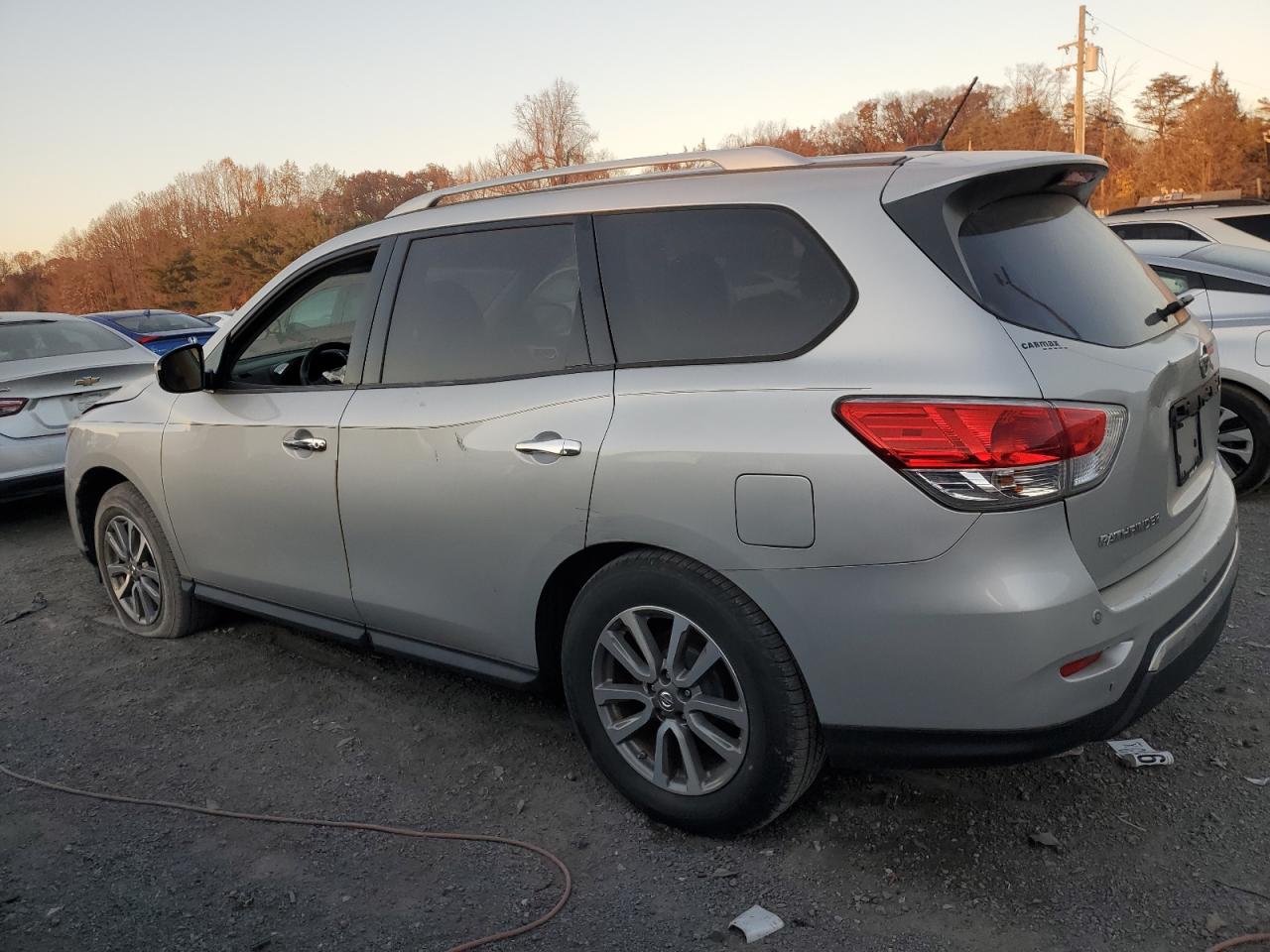 Obraz 2 z 2015 NISSAN PATHFINDER S 2015 z VIN 5N1AR2MMXFC692032