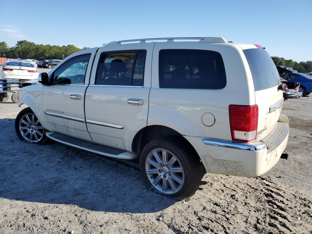 Image 2 of Chrysler Aspen Limited 2008 with VIN 1A8HX58248F129278