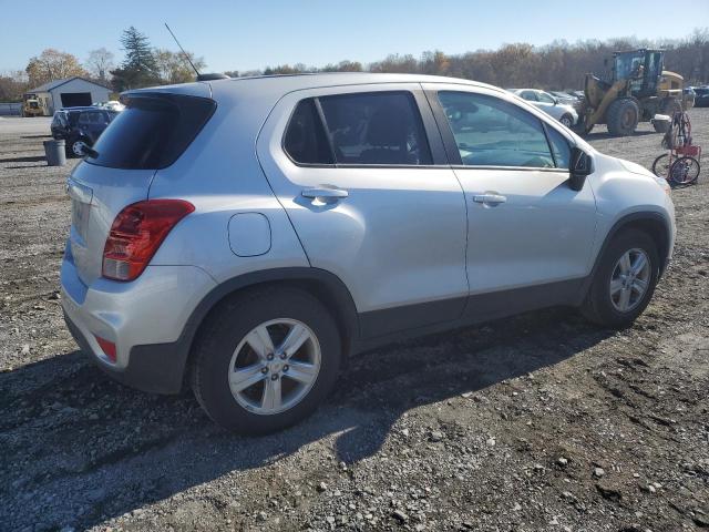 Image 3 of 2021 CHEVROLET TRAX LS 2021 with VIN KL7CJKSB8MB306388