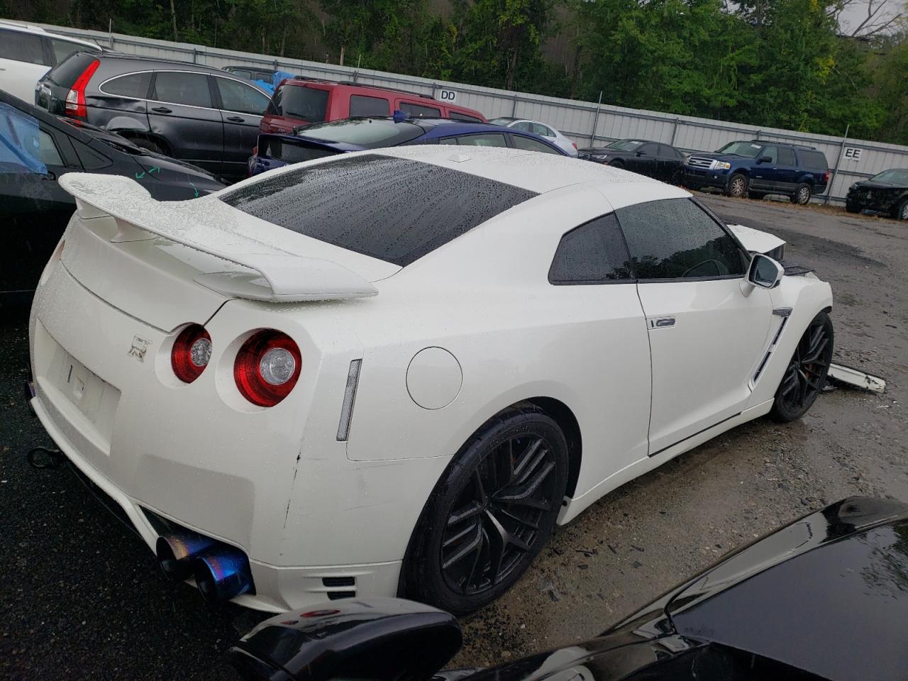 Image 3 of 2016 NISSAN GT-R PREMIUM 2016 with VIN JN1AR5EF4GM290897