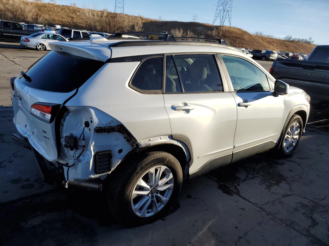 Изображение 3 2022 TOYOTA COROLLA CROSS LE 2022 с VIN 7MUCAABG7NV004616