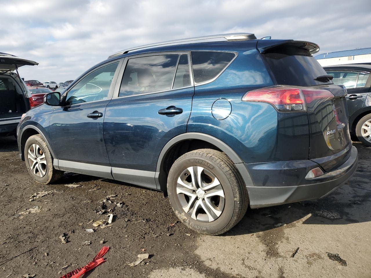 Obraz 2 z 2017 TOYOTA RAV4 LE 2017 z VIN 2T3ZFREV0HW320148