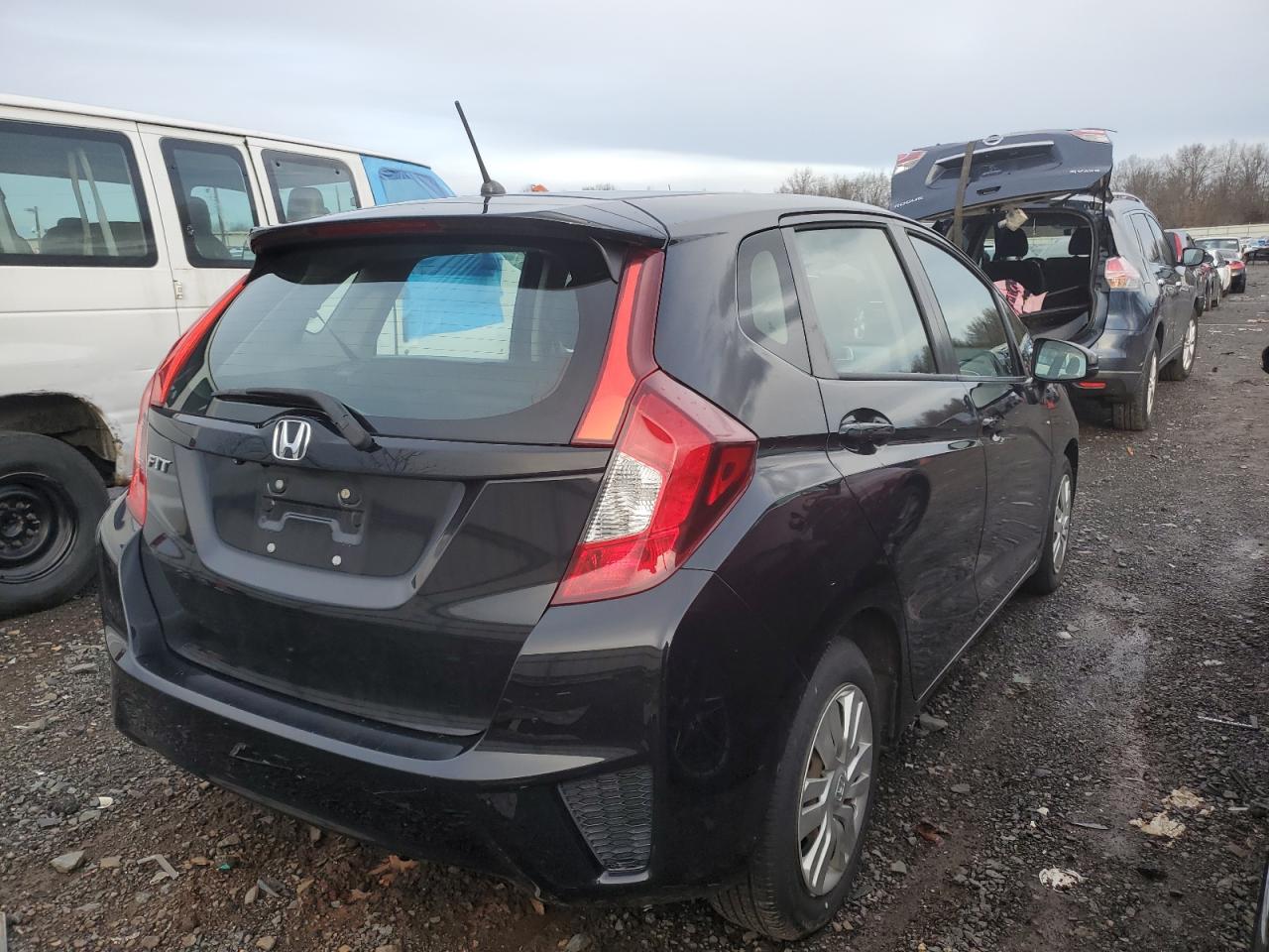 Image 3 of 2015 HONDA FIT LX 2015 with VIN 3HGGK5H57FM738391