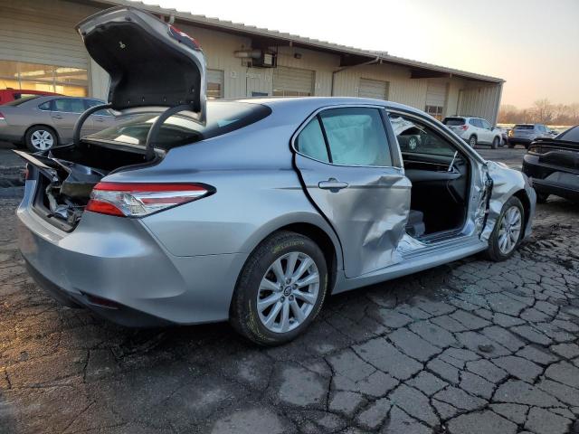 Obraz 3 z 2018 TOYOTA CAMRY L 2018 z VIN 4T1B11HK0JU043437