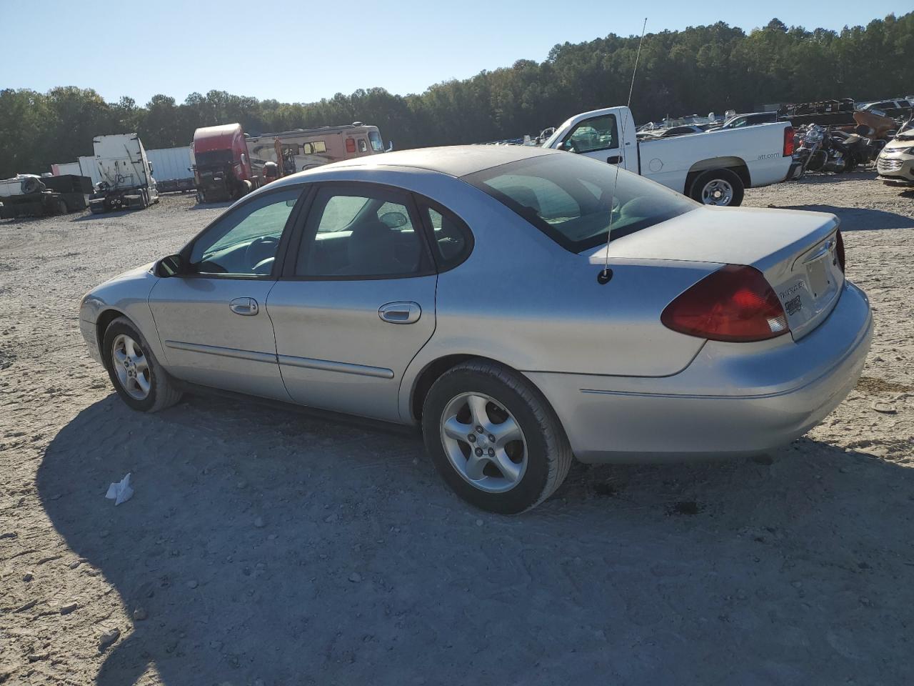 Image 2 of 2001 FORD TAURUS SE 2001 with VIN 1FAFP53U81G206442