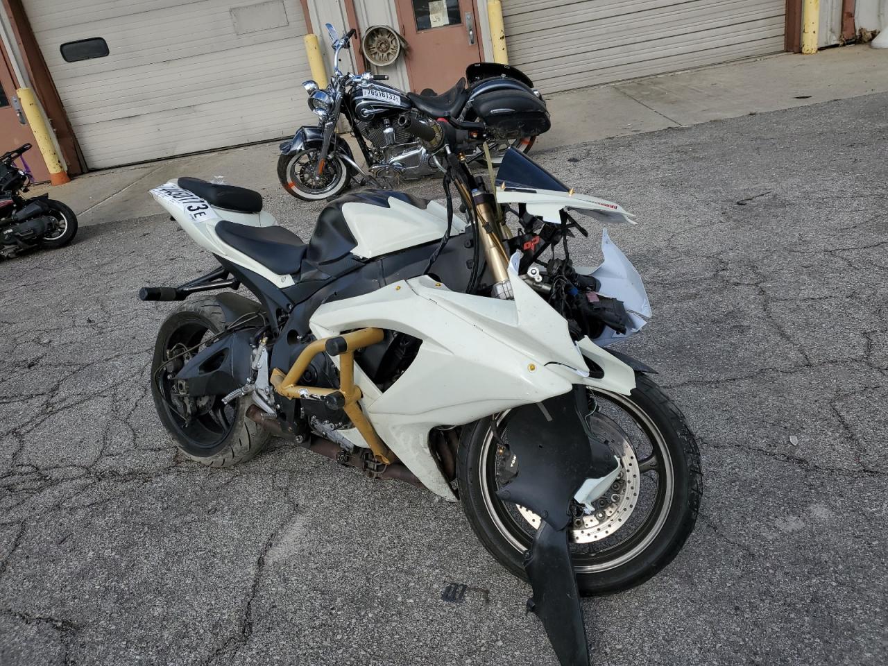 Image 1 of 2009 SUZUKI GSX-R600  2009 with VIN JS1GN7EA192105412