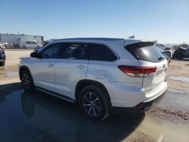 Image 2 of 2018 TOYOTA HIGHLANDER SE 2018 with VIN 5TDKZRFH7JS548088