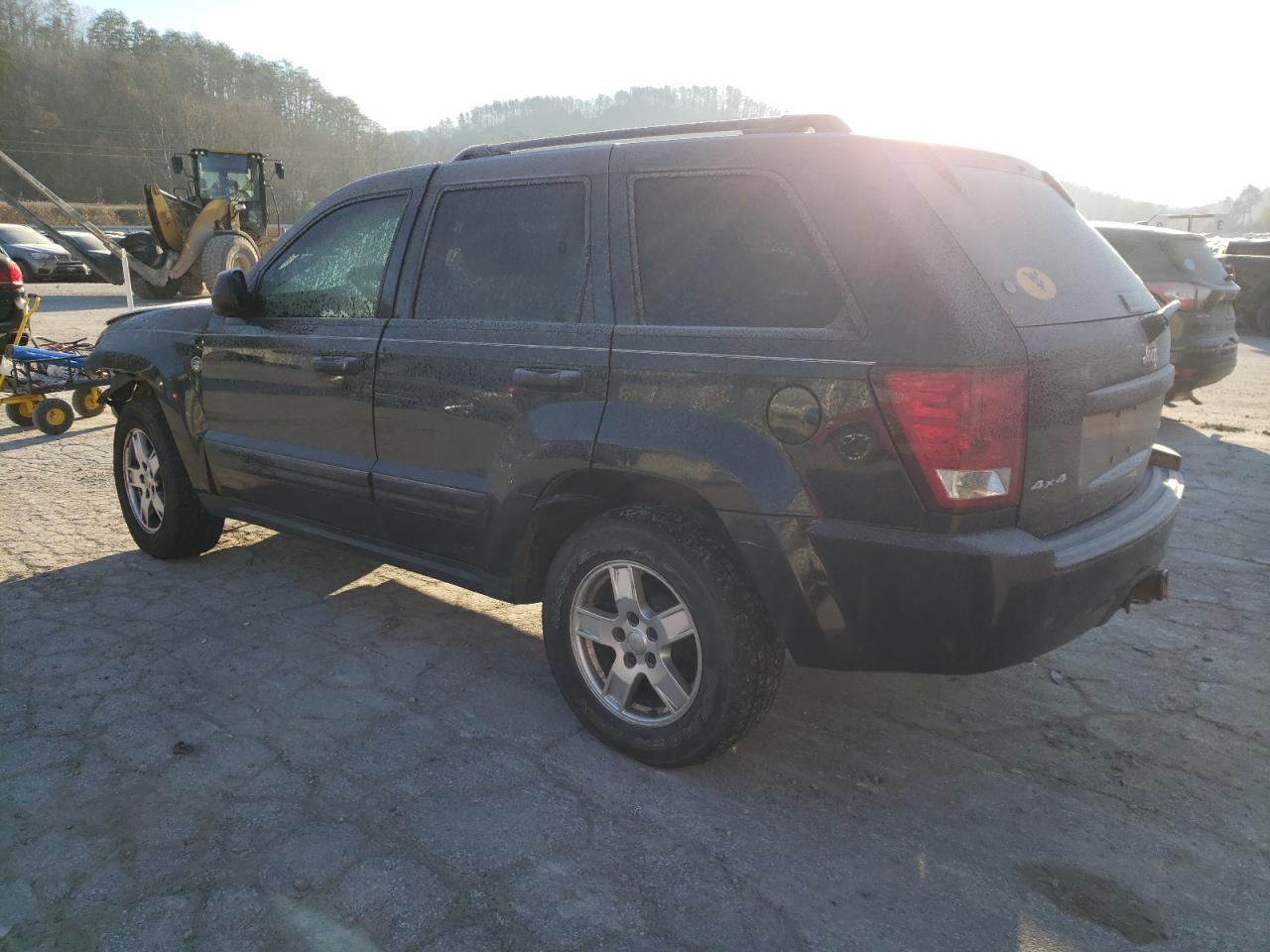 Image 2 of 2005 JEEP GRAND CHEROKEE LAREDO 2005 with VIN 1J4HR48NX5C564013