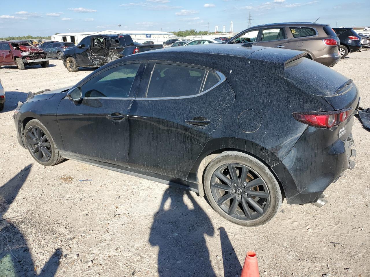 Obraz 2 z 2021 MAZDA 3 PREMIUM 2021 z VIN JM1BPAML3M1308391
