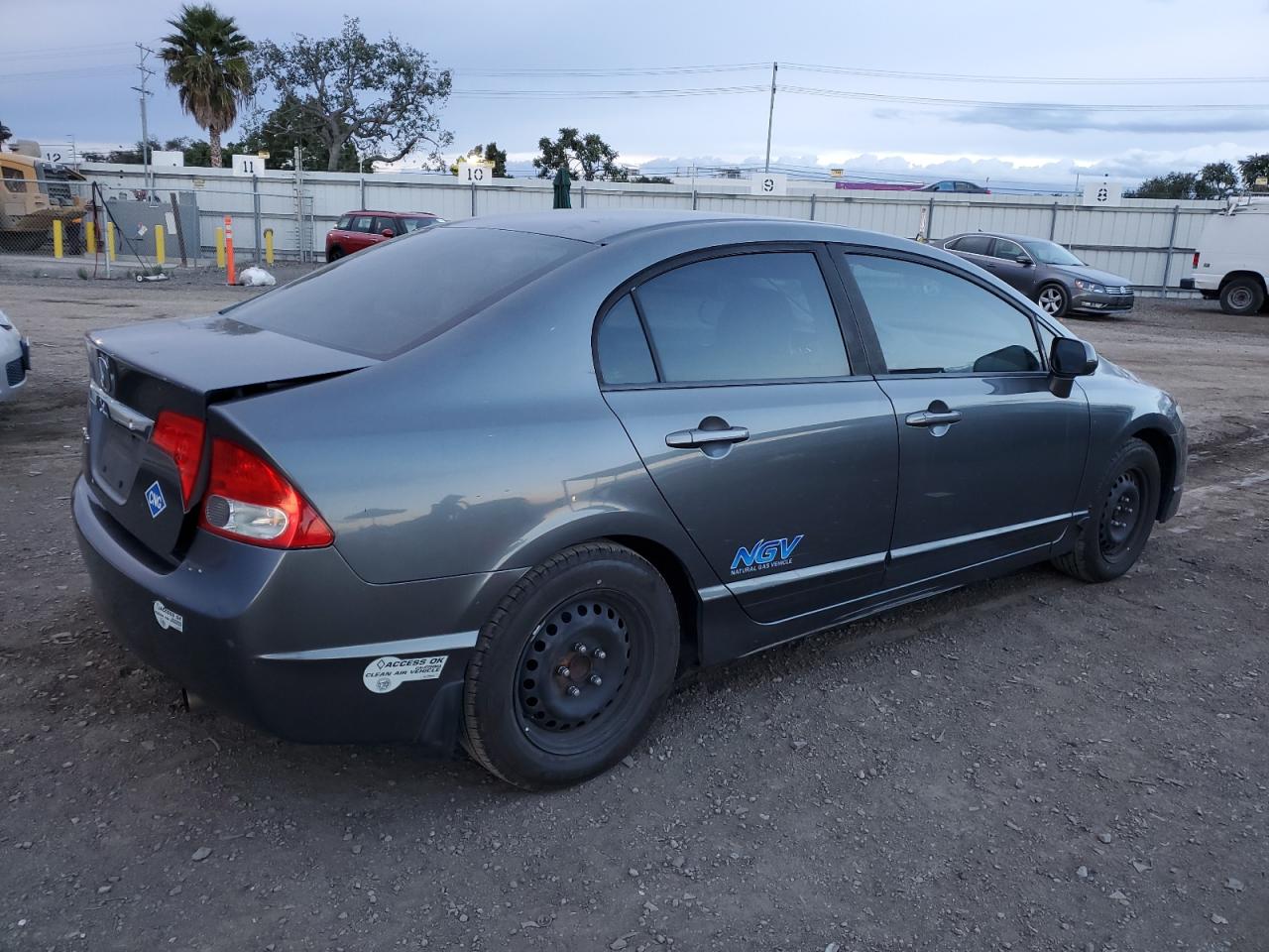 Obraz 3 z 2010 HONDA CIVIC GX 2010 z VIN 19XFA4F59AE000685