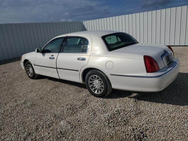 Изображение 2 2000 LINCOLN TOWN CAR SIGNATURE 2000 с VIN 1LNHM82WXYY902686
