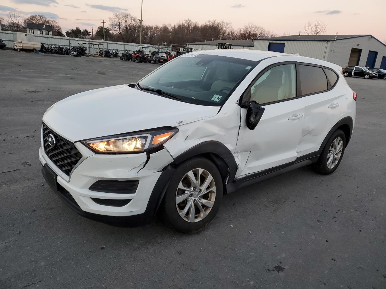 2019 HYUNDAI TUCSON SE 2019 image