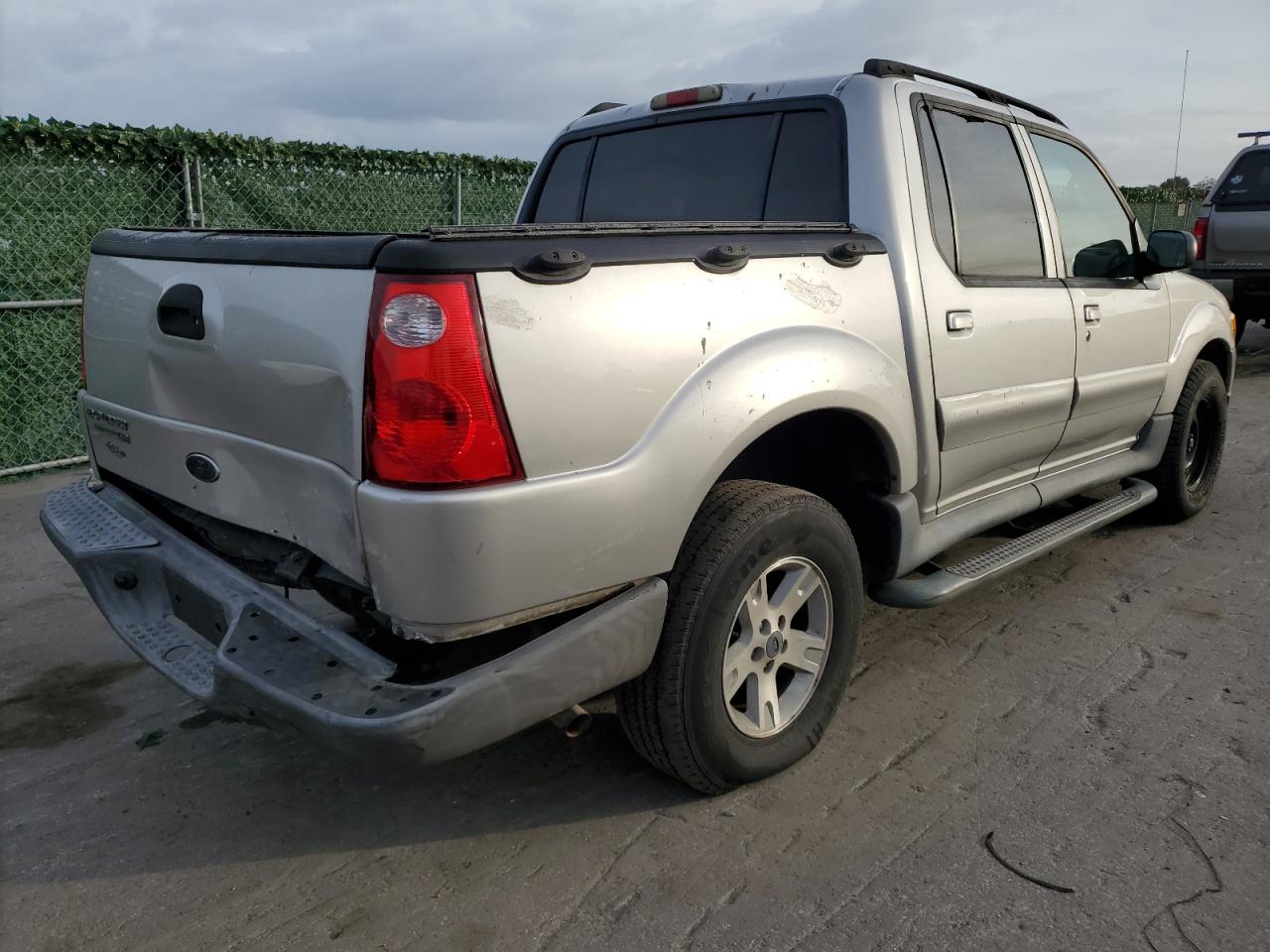 Image 3 of 2005 FORD EXPLORER SPORT TRAC  2005 with VIN 1FMZU67K95UB94805