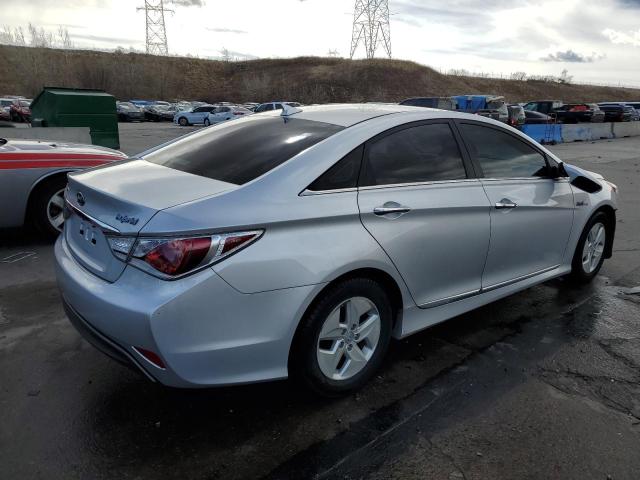 Image 3 of 2012 HYUNDAI SONATA HYBRID 2012 with VIN KMHEC4A40CA033015