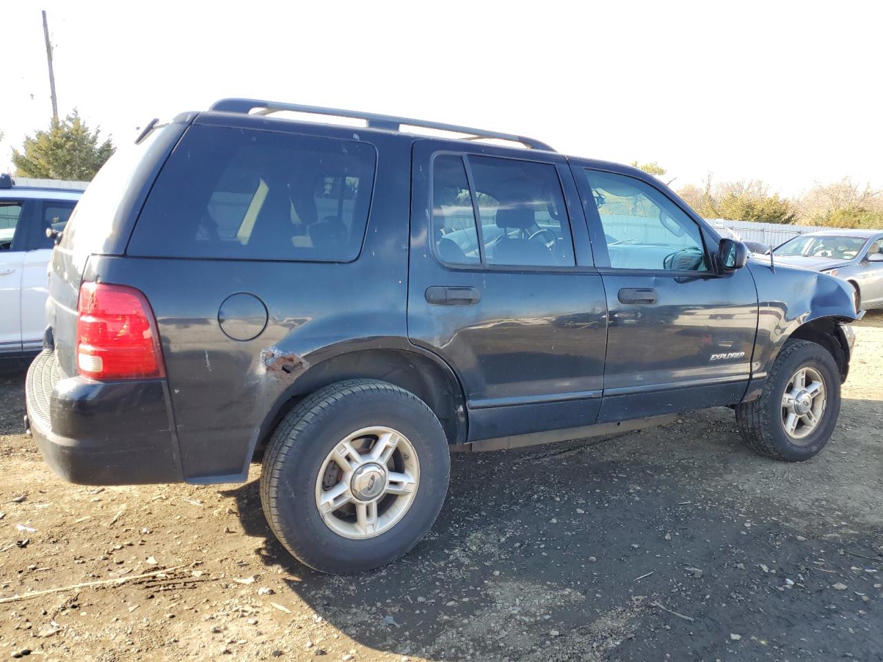 Image 3 of 2004 FORD EXPLORER XLT 2004 with VIN 1FMZU73E74UB81619