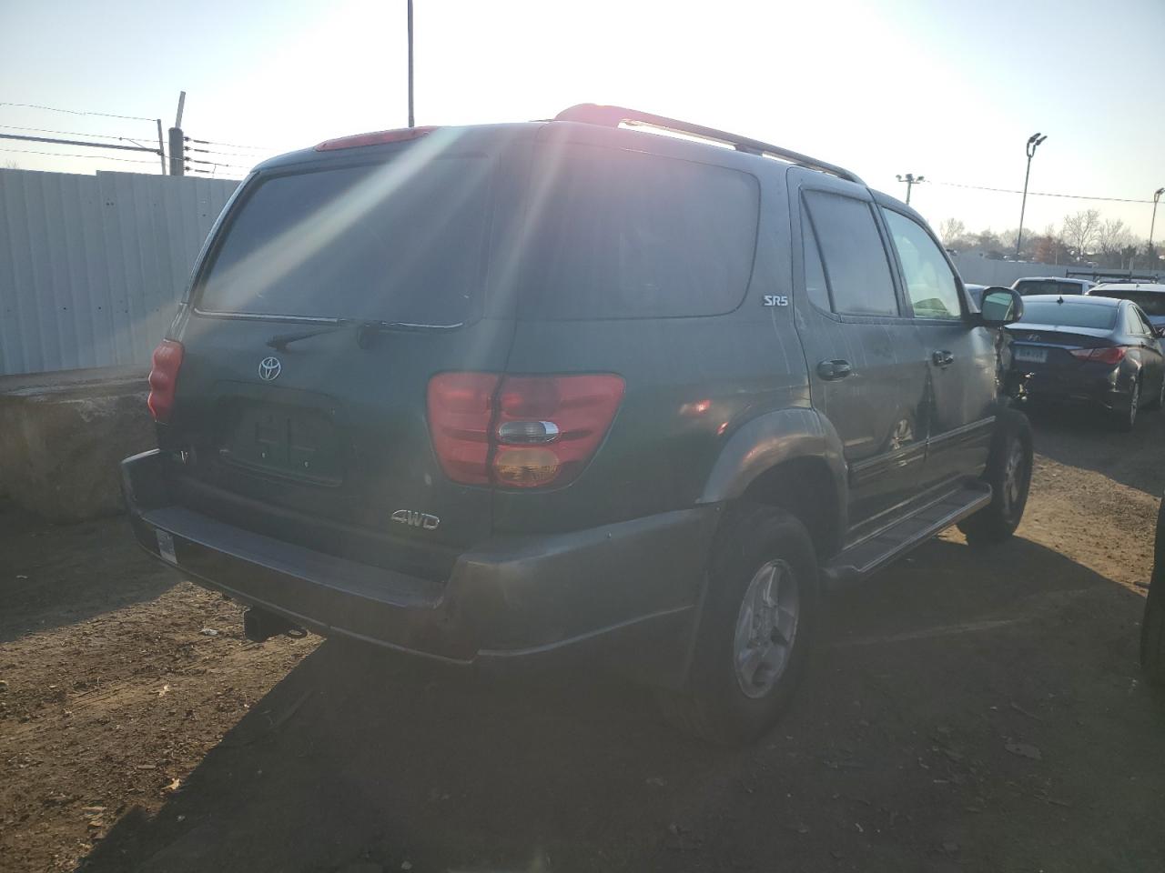 Изображение 3 2004 TOYOTA SEQUOIA SR5 2004 с VIN 5TDBT44AX4S230383