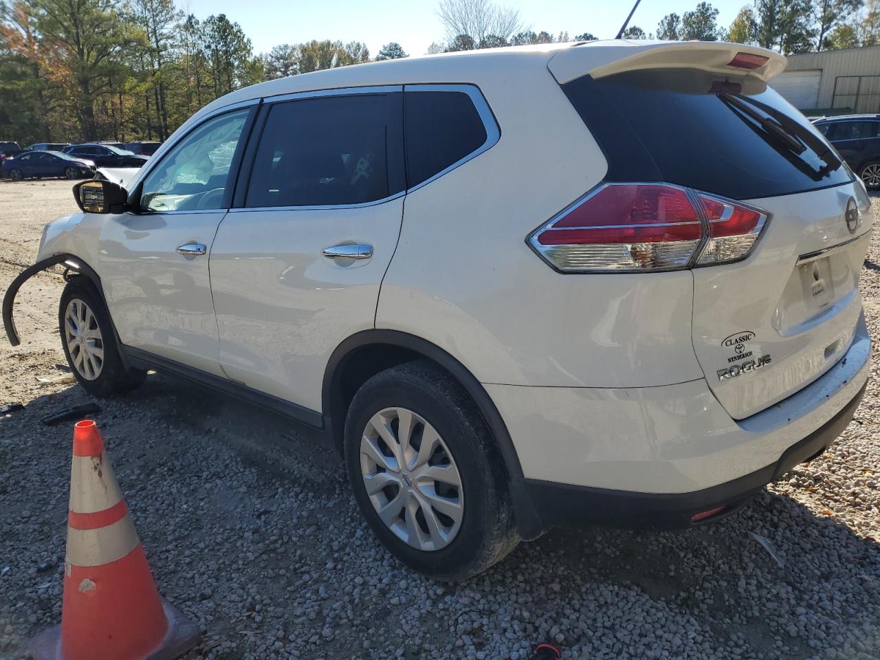 Image 2 of 2015 NISSAN ROGUE S 2015 with VIN KNMAT2MT1FP566552