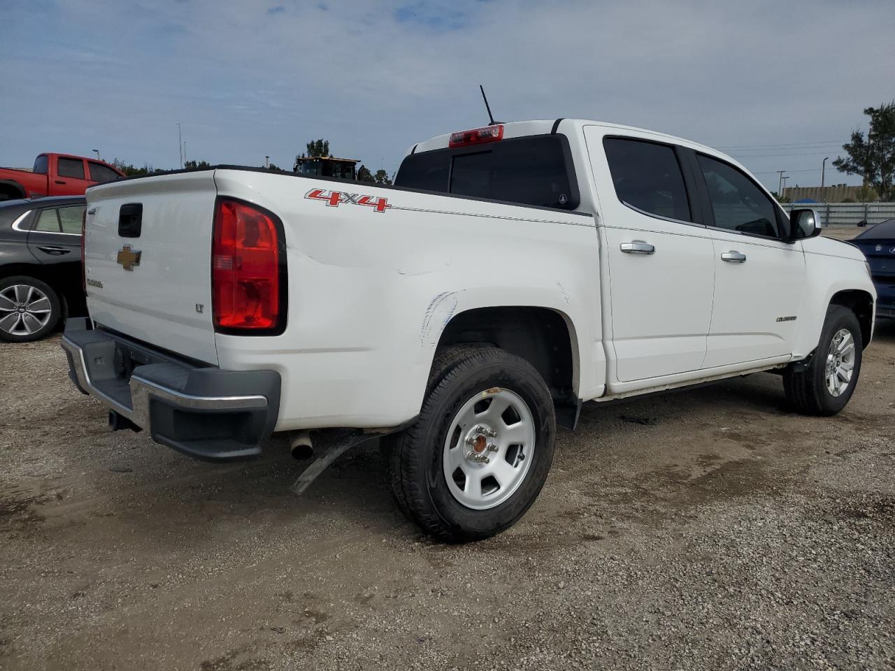 Image 3 of 2016 CHEVROLET COLORADO LT 2016 with VIN 1GCGTCE35G1117362
