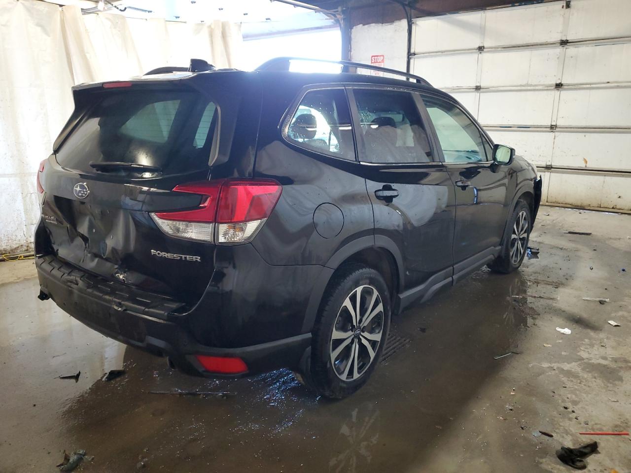Image 3 of 2020 SUBARU FORESTER LIMITED 2020 with VIN JF2SKAUC5LH489158