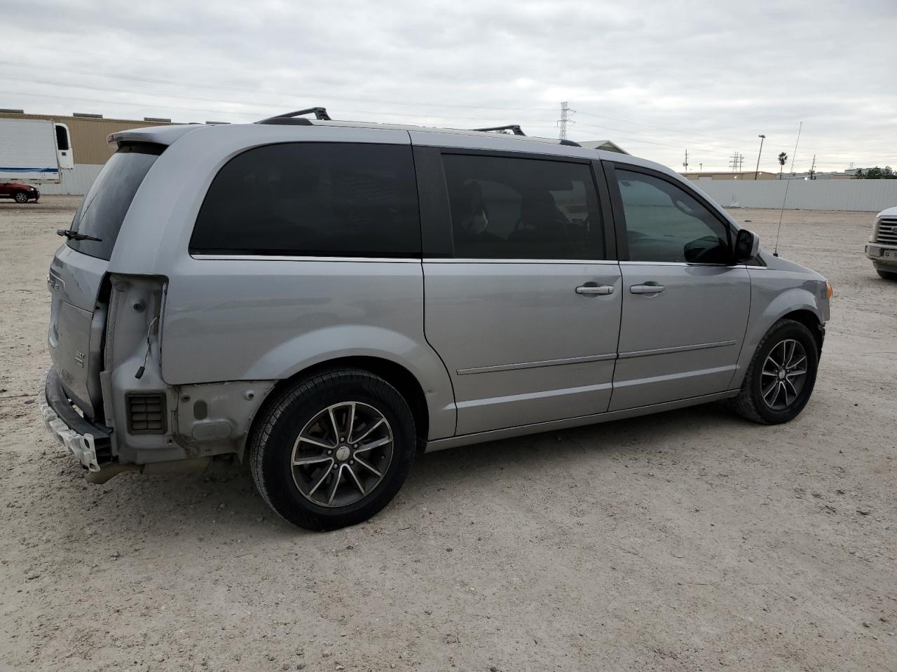 Image 3 of 2017 DODGE GRAND CARAVAN SXT 2017 with VIN 2C4RDGCG1HR806931