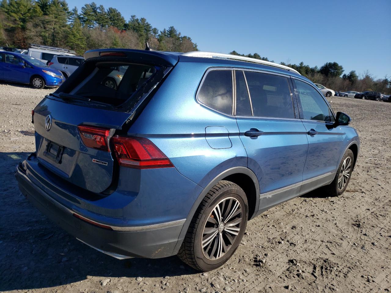 Image 3 of 2019 VOLKSWAGEN TIGUAN SE 2019 with VIN 3VV2B7AX1KM025434
