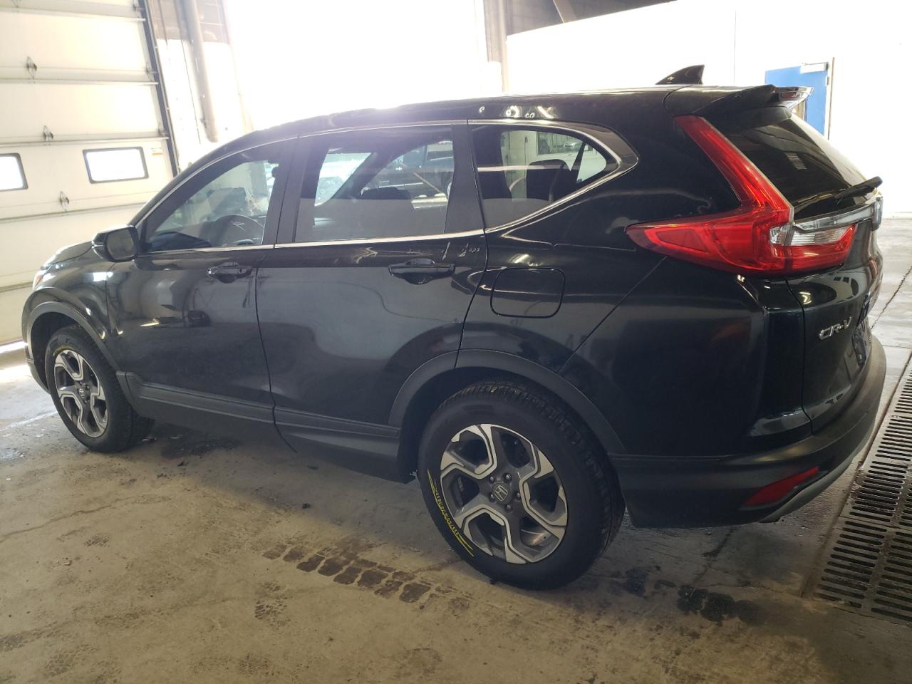 Image 2 of 2018 HONDA CR-V EX 2018 with VIN 7FARW2H5XJE068492