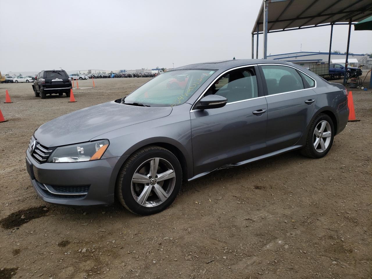 Image 1 of 2012 VOLKSWAGEN PASSAT SE 2012 with VIN 1VWBP7A34CC105498