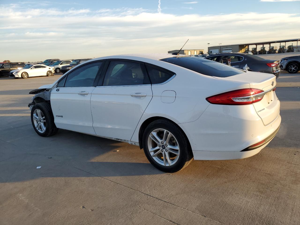 Image 2 of 2018 FORD FUSION SE HYBRID 2018 with VIN 3FA6P0LU9JR286846