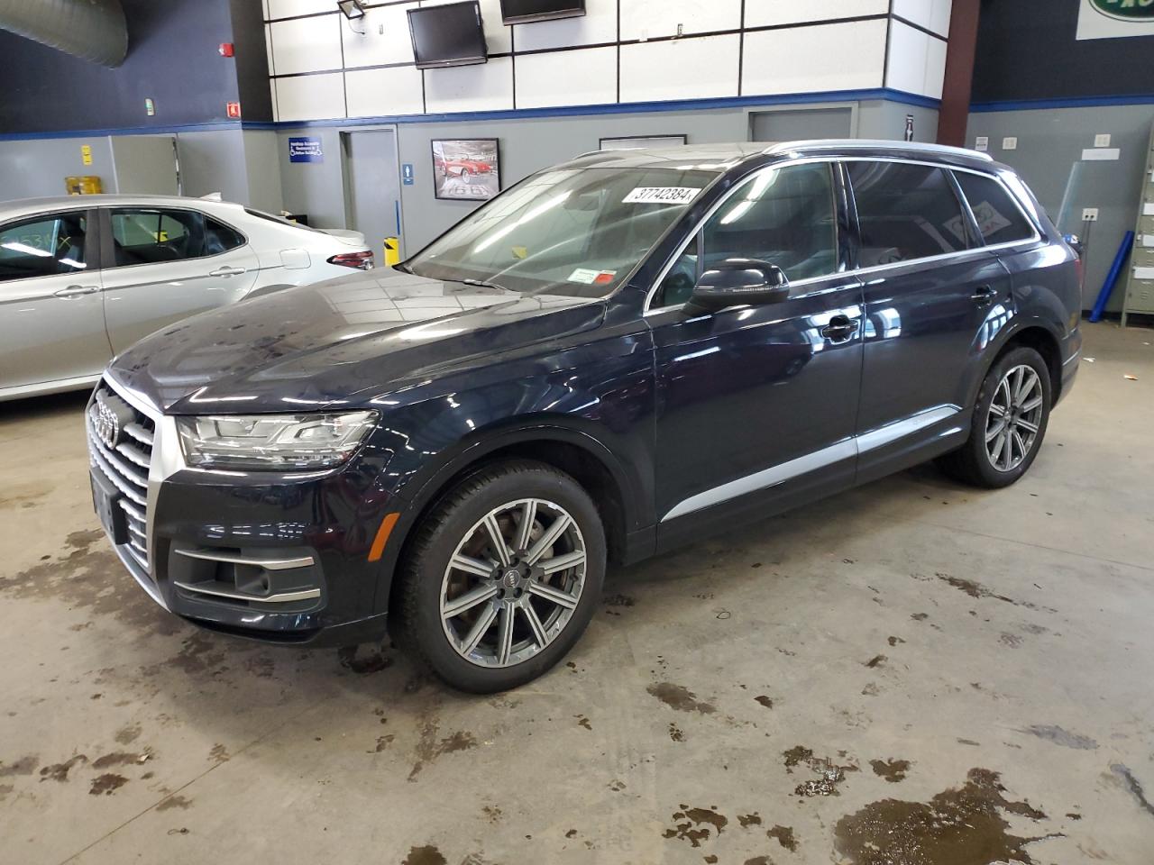 Image 1 of 2017 AUDI Q7 PREMIUM PLUS 2017 with VIN WA1LAAF73HD032704