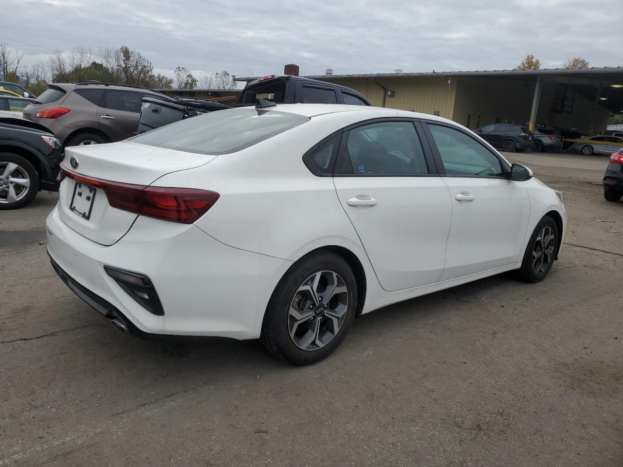 Изображение 3 2020 KIA FORTE FE 2020 с VIN 3KPF24AD7LE174348