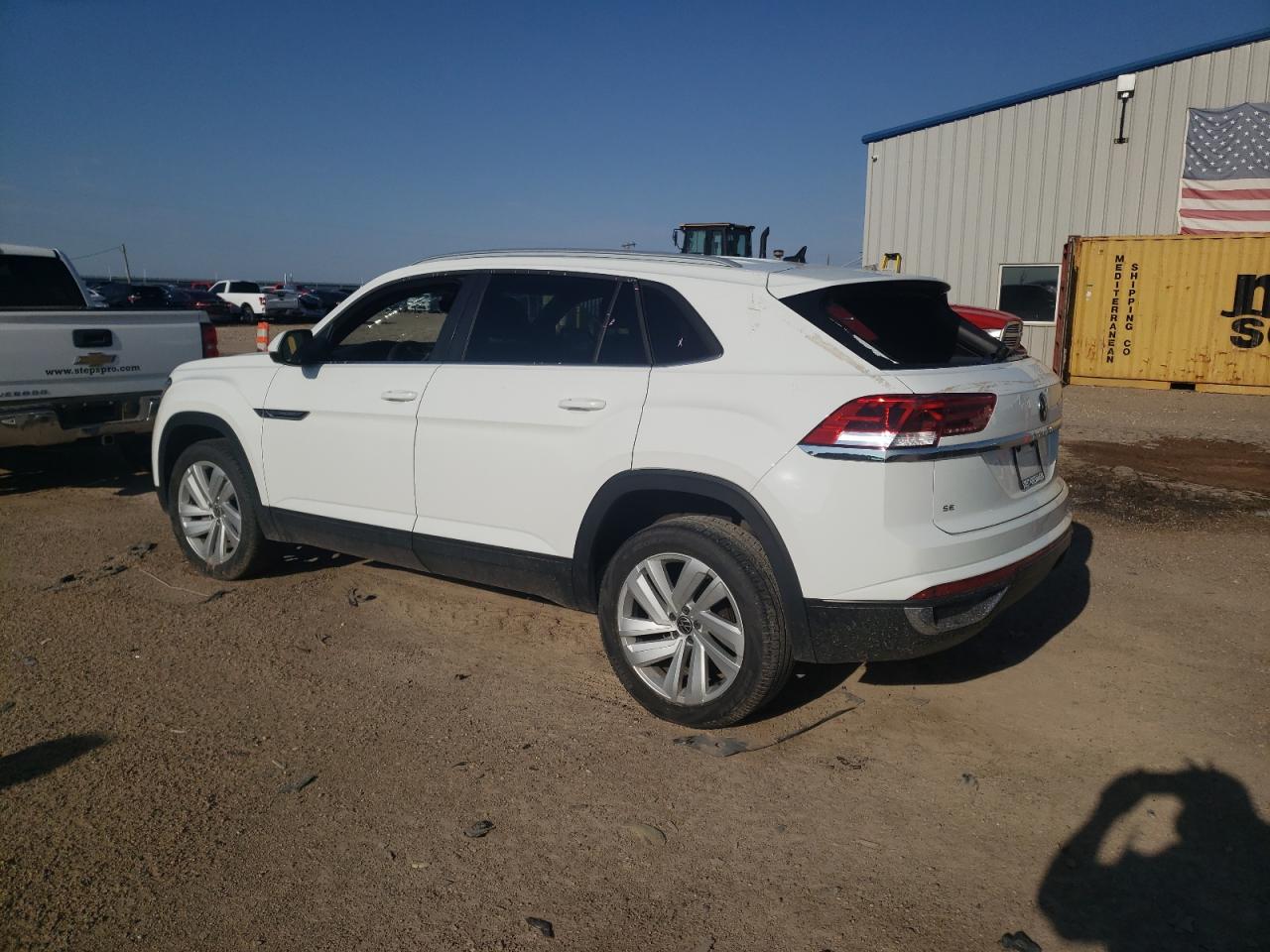 Image 2 of 2021 VOLKSWAGEN ATLAS CROSS SPORT SE 2021 with VIN 1V2WC2CA2MC227694