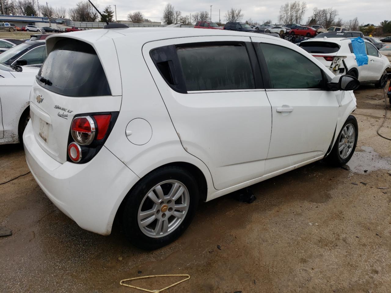 Obraz 3 z 2016 CHEVROLET SONIC LT 2016 z VIN 1G1JC6SH9G4162187