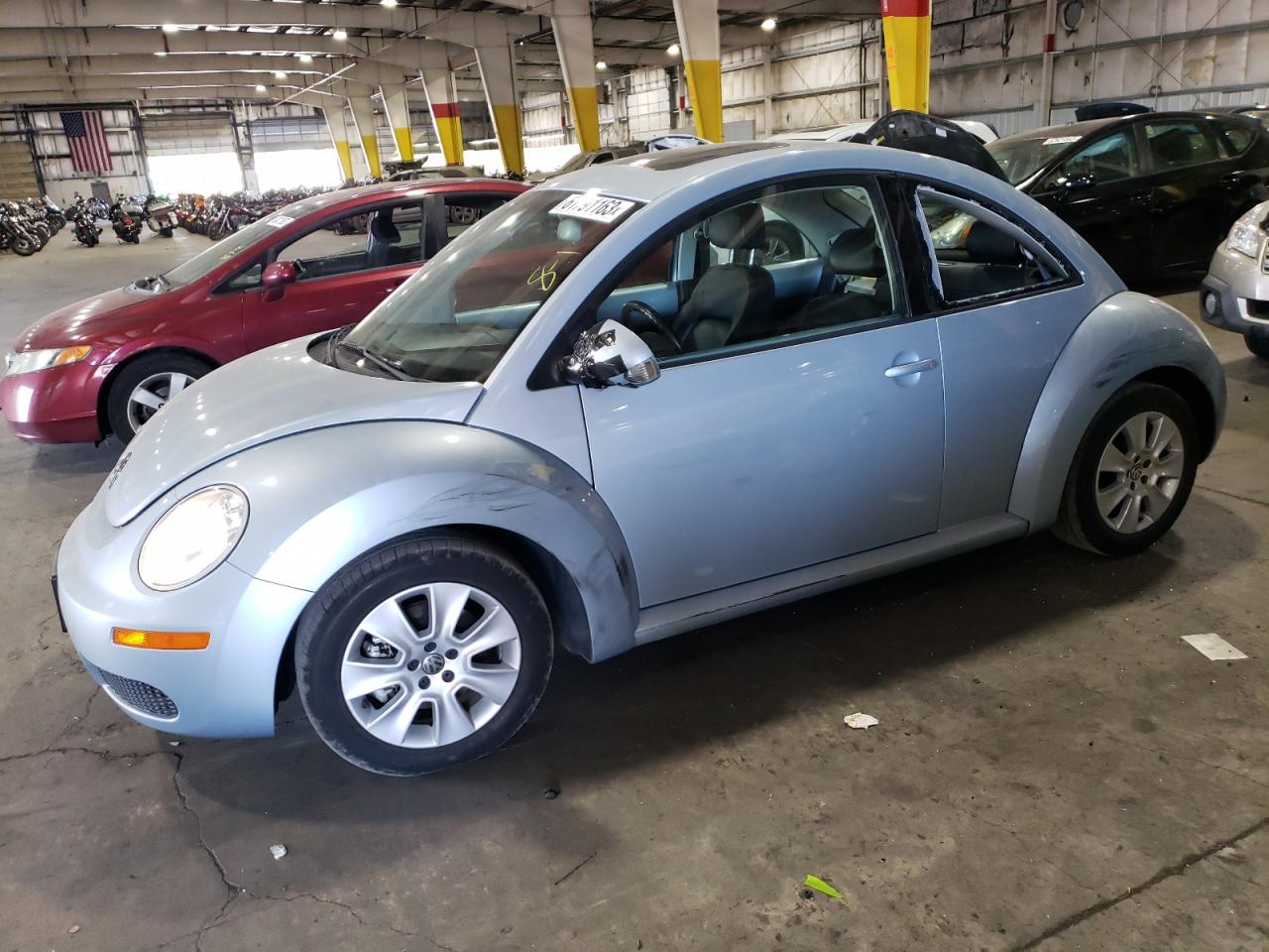 Изображение 1 Volkswagen New Beetle S 2009 с VIN 3VWRW31C89M513665