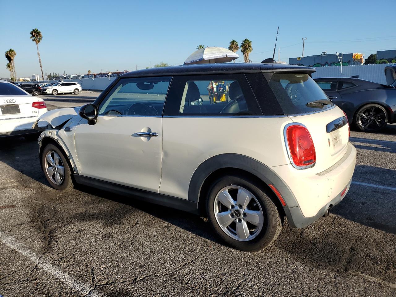 Obraz 2 z 2016 MINI COOPER  2016 z VIN WMWXP5C55G3B14017