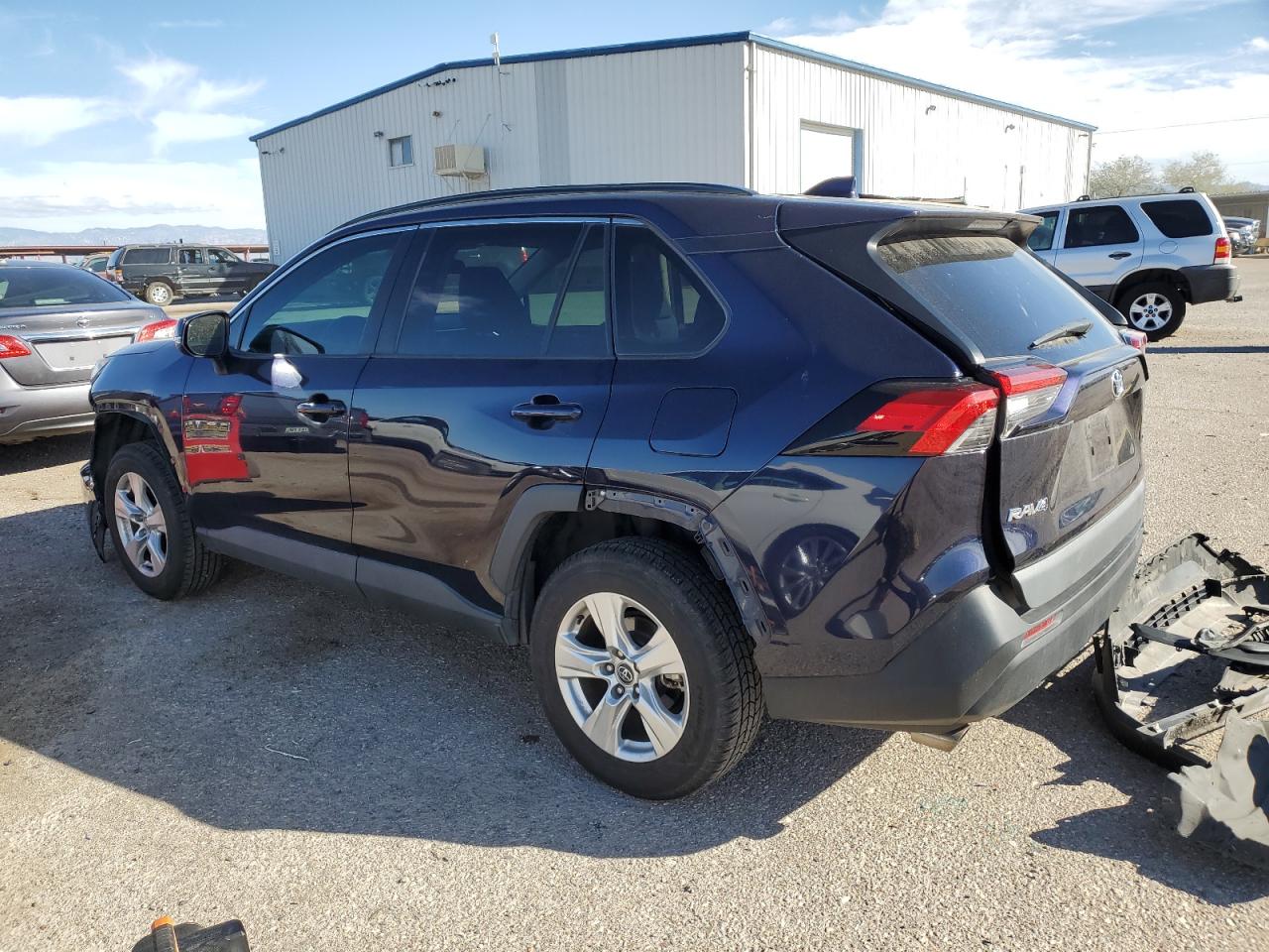 Image 2 of 2020 TOYOTA RAV4 XLE 2020 with VIN 2T3W1RFV7LC054038