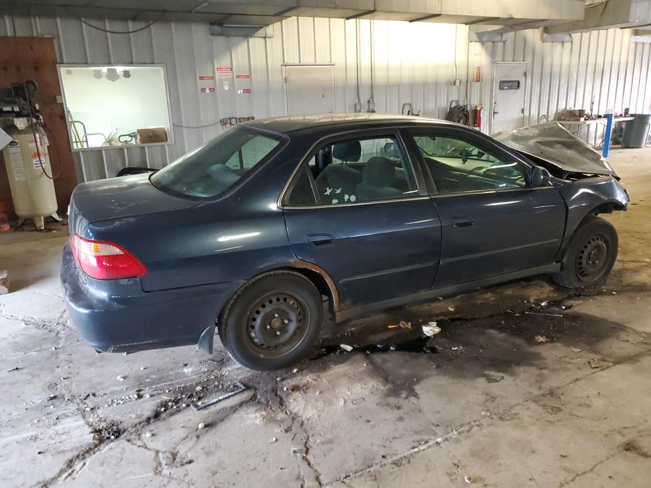 Image 3 of 2000 HONDA ACCORD LX 2000 with VIN 1HGCG554XYA052471
