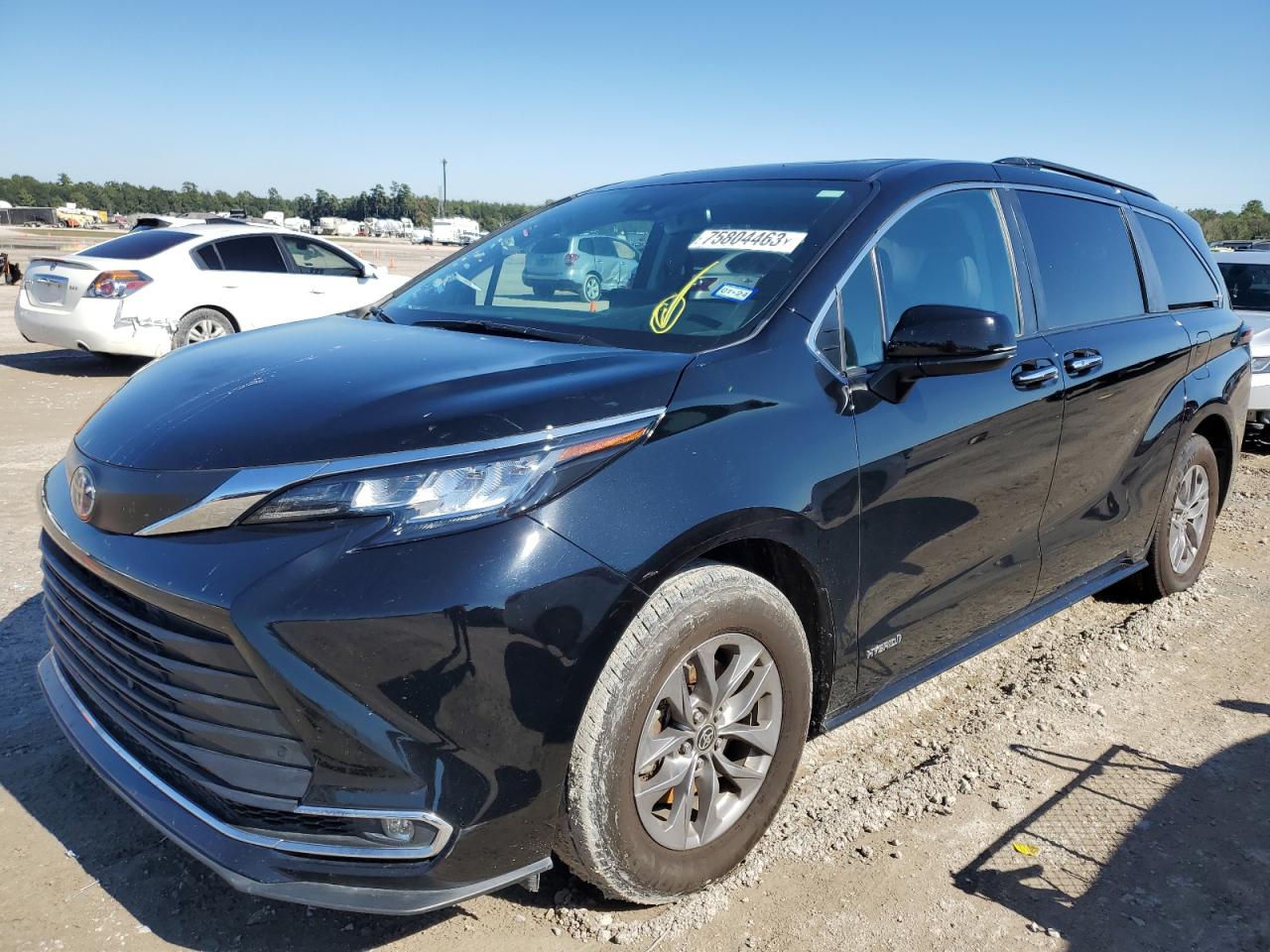 Obraz 1 z 2021 TOYOTA SIENNA XLE 2021 z VIN 5TDYRKEC3MS004781
