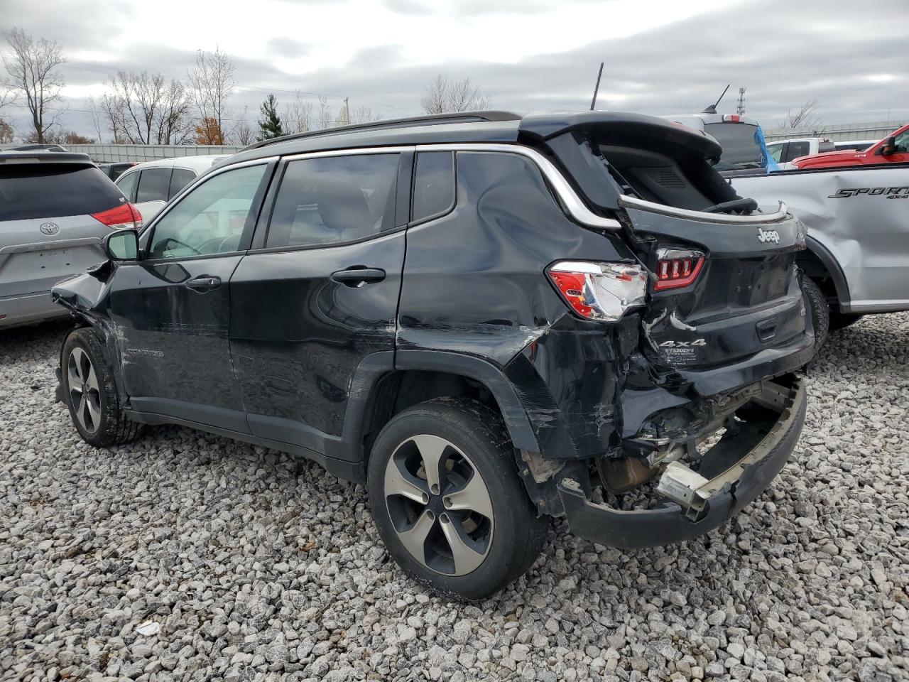 Image 2 of 2018 JEEP COMPASS LATITUDE 2018 with VIN 3C4NJDBB6JT201141