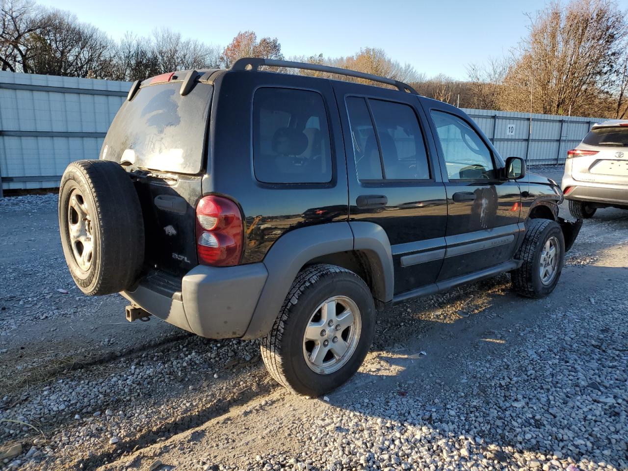 Image 3 of 2005 JEEP LIBERTY SPORT 2005 with VIN 1J4GL48K75W521962