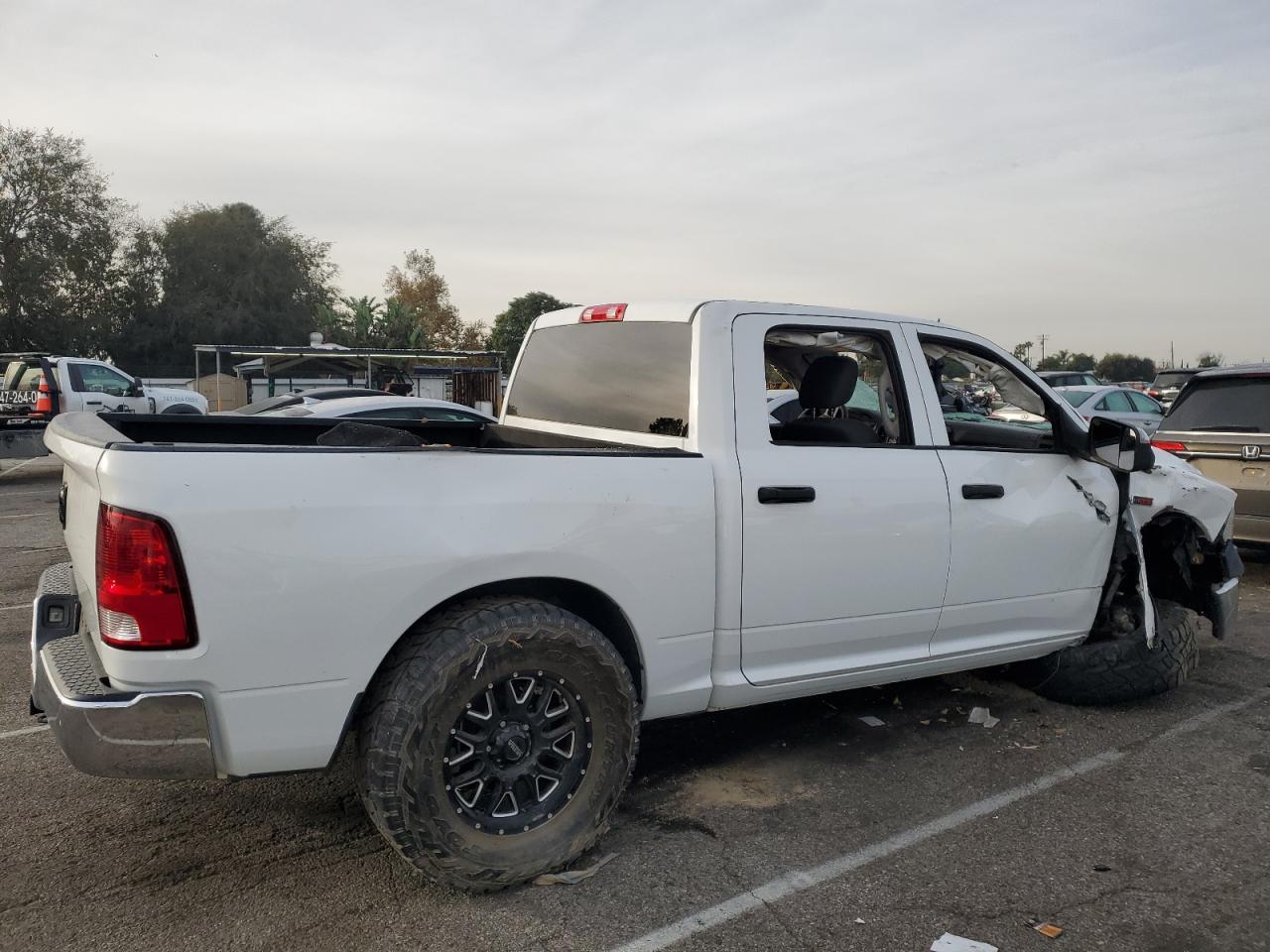 Изображение 3 2018 RAM 1500 ST 2018 с VIN 1C6RR6KM9JS225904