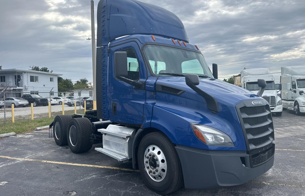 Изображение 1 2020 FREIGHTLINER CASCADIA 116  2020 с VIN 1FUJHTDV3LLKZ2324