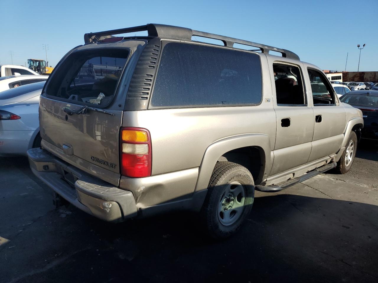 Image 3 of 2002 CHEVROLET SUBURBAN K1500 2002 with VIN 3GNFK16T72G225243