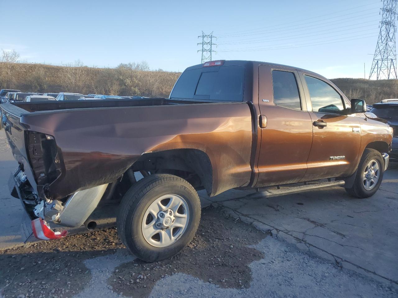 Image 3 of 2017 TOYOTA TUNDRA DOUBLE CAB SR/SR5 2017 with VIN 5TFUW5F17HX660259