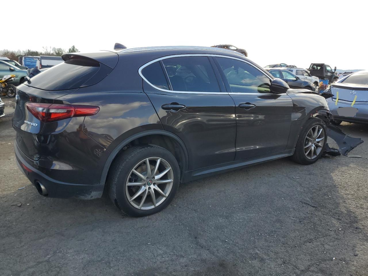 Image 3 of 2018 ALFA ROMEO STELVIO  2018 with VIN ZASFAKAN2J7B81440